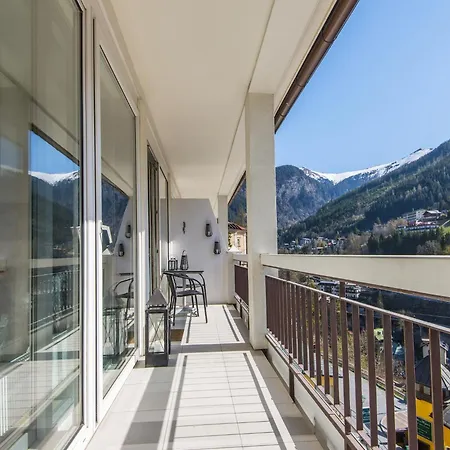 Gracious With Terrace Apartment *